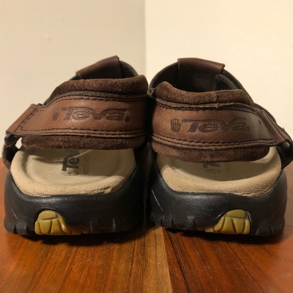 Teva Brown Leather Sandal Size 11 R2:102